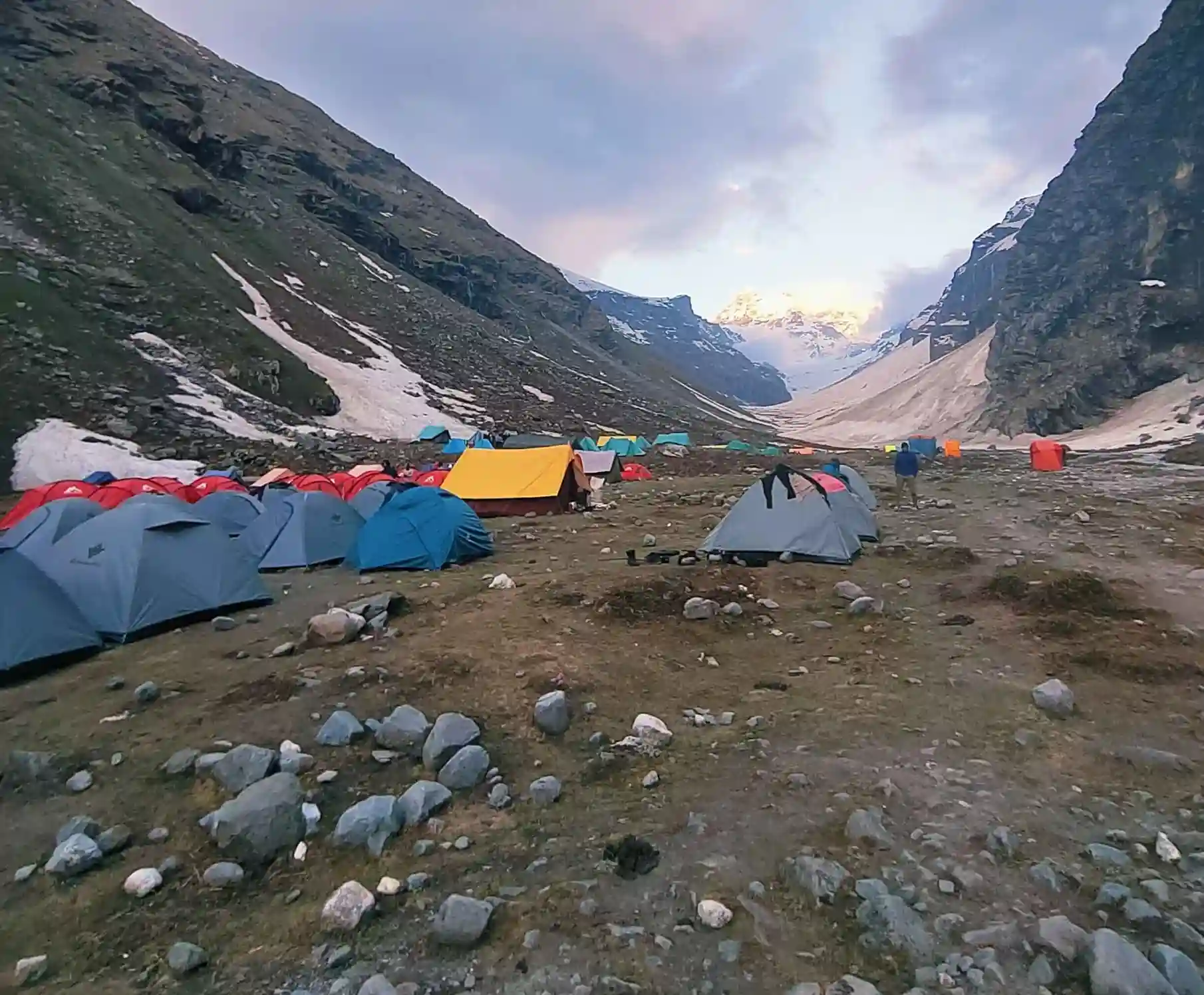 hampta pass trek best time