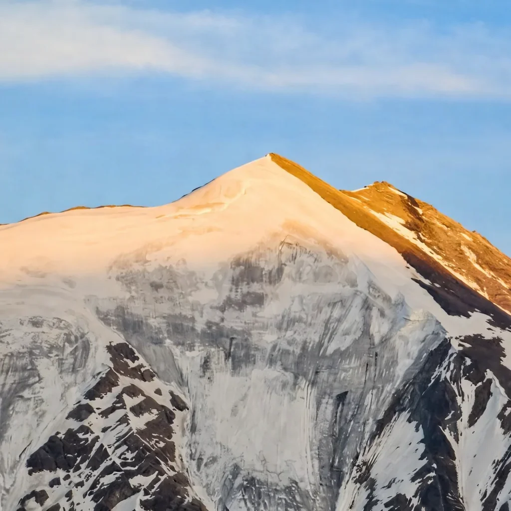Yunam Peak